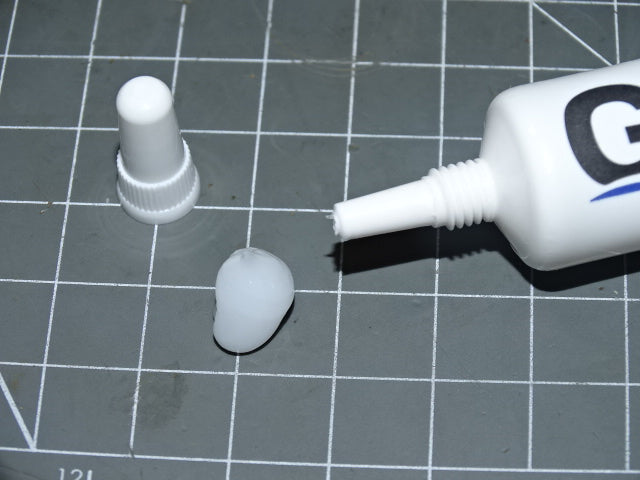 White grease lubricant suitable for all Hornby, Bachmann, Heljan etc