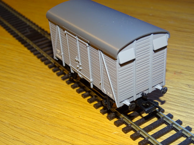 Bachmann 38-080A 12 ton Southern 2+2 planked vent van LMS grey - USED