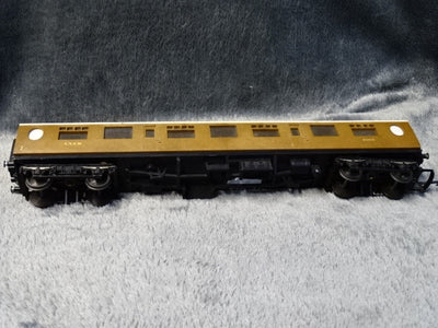 Hornby Triang LNER Teak coach 1010 - USED