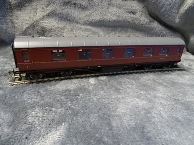 Bachmann LM maroon coach - USED