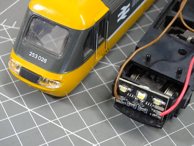 Hornby InterCity 125 LED mise à niveau rouge/blanc DC et DCC