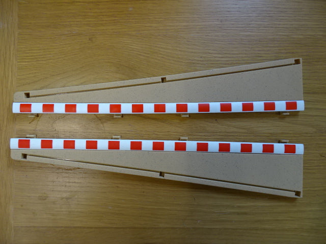 Pièce d'extension de piste triangulaire Scalextric (1 paire) - OCCASION