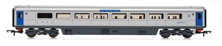 Hornby R40355B Jubilé de Platine de Sa Majesté la Reine Elizabeth II, Porte coulissante Mk3, Remorque première désactivée, ER0082 - Époque 11